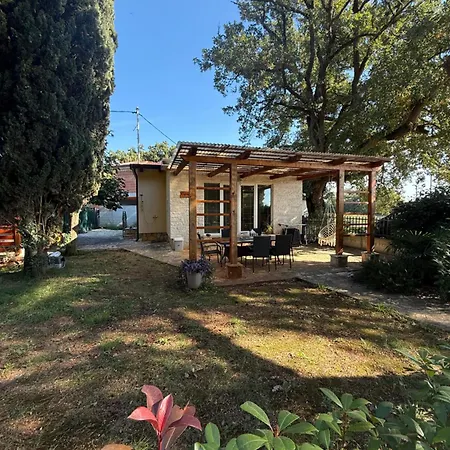Holiday home Adriatic Houses Borse Basanija